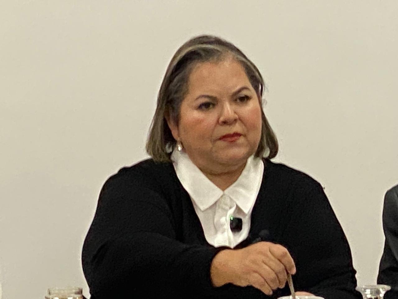 La Diputada federal Evangelina Moreno explica propuestas ante el Grupo Político Tijuana