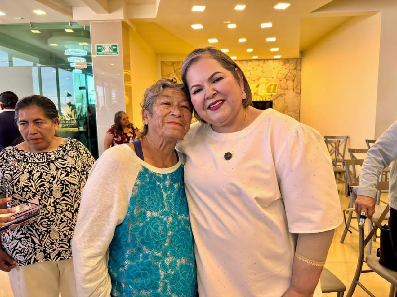 INFORMA EVA MORENO DE SU LABOR EN EL CONGRESO A MUJERES OBRADORISTAS DE ENSENADA