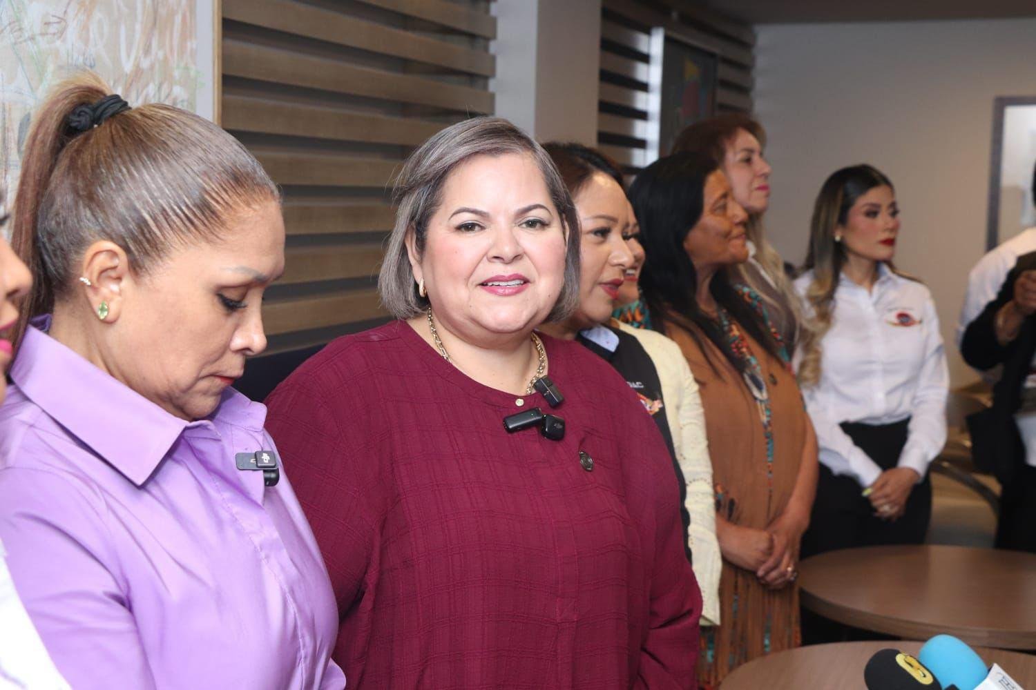 Arropan a la Diputada Federal Eva Moreno Guerra mujeres líderes del Movimiento Morena en el país